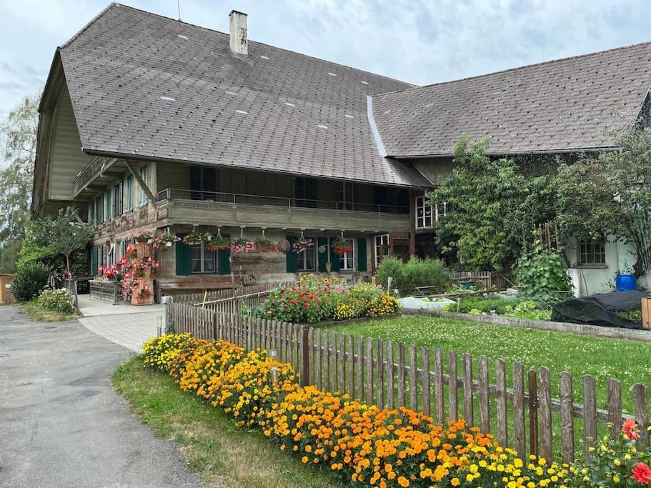 Ferienwohnung Auf Bauernhof Mit Hotpot Und Sauna Sumiswald Exterior photo