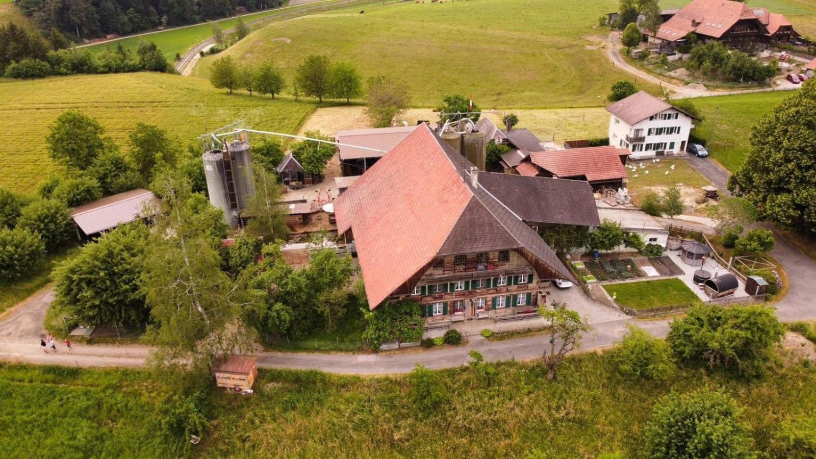 Ferienwohnung Auf Bauernhof Mit Hotpot Und Sauna Sumiswald Exterior photo